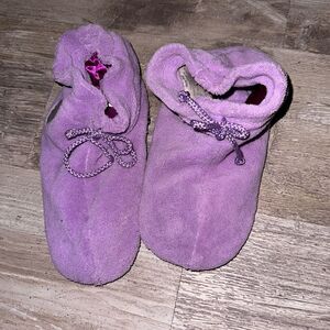 The happy Company microwavable aromatherapy slippers
